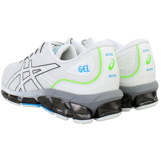 Erleben Sie 360 Grad Dämpfung und dynamische Performance mit den Asics Gel-Quantum 360 VII Herren Trainers. Entwickelt für energiegeladene Workouts und vielseitige Trainingseinheiten, kombinieren diese Trainers die durchgehende GEL®-Dämpfung mit reaktionsschneller Zwischensohlen-Technologie, um überlegenen Komfort und Stoßabsorption zu bieten. Das leichte, atmungsaktive Obermaterial sorgt für eine sichere, adaptive Passform, während die strapazierfähige Außensohle zuverlässigen Halt auf verschiedenen Oberflächen bietet.

Wesentliche Merkmale:
360 GEL® Dämpfungssystem:

Bietet allseitige Stoßabsorption vom Fersenbereich bis zu den Zehen und sorgt so für sanfte Übergänge und reduzierten Aufprall bei jedem Schritt.

Technisch fortschrittliches, atmungsaktives Obermaterial:

Hergestellt aus leichtem Mesh, das die Luftzirkulation fördert und sich an Ihren Fuß anpasst, um während intensiver Aktivitäten eine sichere, bequeme Passform zu gewährleisten.

Reaktionsschnelle Zwischensohlen-Technologie:

Optimiert für Energierückgabe, minimiert dieses Zwischensohlen-Design die Ermüdung, indem es einen dynamischen und effizienten Gang liefert.

Strapazierfähige Gummiaußensohle:

Entwickelt mit hochabriebfestem Gummi für verbesserte Traktion und Stabilität auf verschiedenen Oberflächen, unterstützt agile Bewegungen.

Modernes, vielseitiges Design:

Elegante Ästhetik kombiniert mit funktionaler Leistung macht diese Trainers ideal für sowohl anspruchsvolle Trainingseinheiten als auch für den täglichen Gebrauch.

Erhöhen Sie Ihr Workout-Erlebnis mit den Asics Gel-Quantum 360 VII Herren Trainers – wo innovative Dämpfung auf außergewöhnliche Unterstützung und Stil trifft.