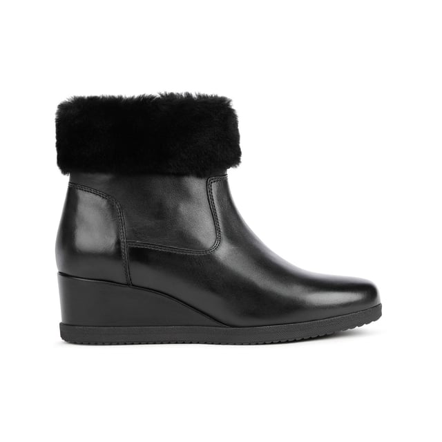 These shoes feature a thermal lining that can protect against even the harshest temperatures. GEOX technology at the service of comfort and practicality.