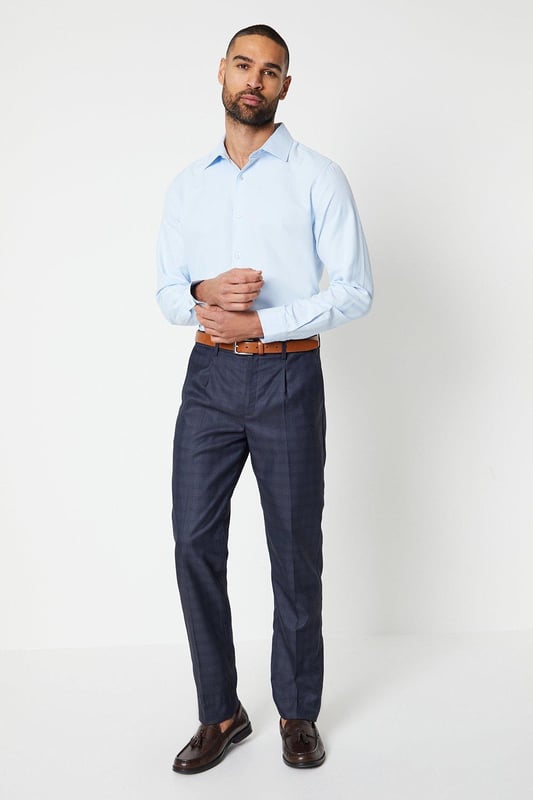 Presented in slim, skinny and tailored fit and available in a wide range of collar sizes, our collection of formal shirts has something for every style and occasion. Choose from a variety of textures herringbone, twill or poplin for an extra-special touch. Style: Tailored Fit Herringbone Weave Shirt.  Ideal for: Smart.  Model wears size M (or 15.5in) and is 6' 1" tall.