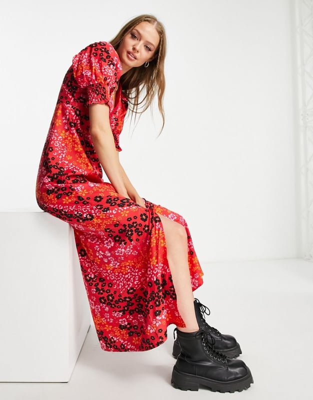 Dresses by Influence The kind of dress that deserves attention V-neck Short sleeves Lace trims Regular fitSold By: Asos