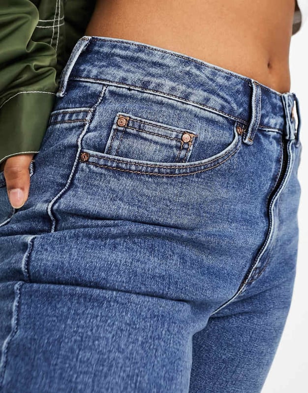 Jeans by Vila Everyday is a denim day Straight fit High rise Belt loops Functional pocketsSold By: Asos