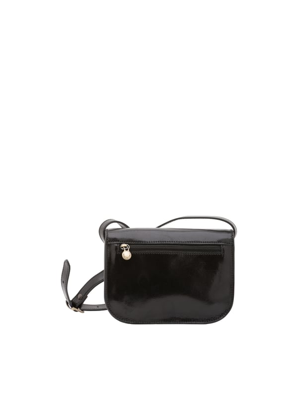 Bolso bandolera para mujer. El cierre es con imán. Los bolsillos internos son uno con cremallera. Los bolsillos externos son uno en la espalda con cremallera. La bandolera es ajustable en piel. Falta el mango. Hay tres compartimentos internos. El material exterior es auténtica piel de vacuno. Internamente está forrado en algodón. Medidas: 22x16x9,5 cm. Hecho en Italia