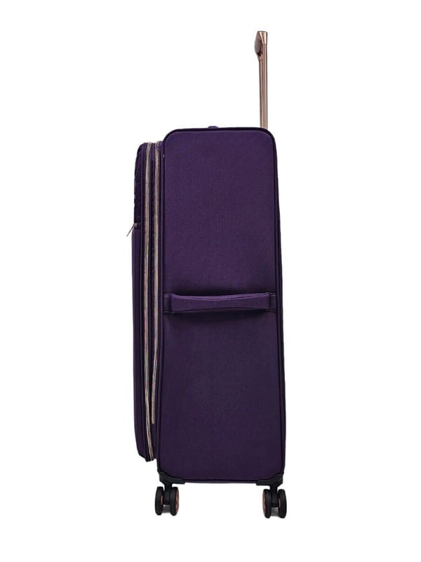 Colección de maletas Skyper: ¡donde el estilo se combina con un viaje sin esfuerzo! Presentamos la colección de maletas Skyper, una fusión perfecta de moda y funcionalidad, diseñada para mejorar tu experiencia de viaje. Esta impresionante colección viene en cuatro tamaños y una variedad de colores elegantes, que incluyen negro, morado, azul verdoso y gris, que satisfacen los diversos gustos de cada viajero. Características principales: • Cremallera en contraste de oro rosa: la maleta Skyper presta atención a los detalles. Su cremallera en contraste de oro rosa no solo agrega un elemento de elegancia y sofisticación, sino que también garantiza que tus pertenencias estén seguras con estilo. • Ruedas giratorias: dile adiós a las dificultades de manipular equipaje pesado. Cada maleta Skyper cuenta con ruedas giratorias de suave giro, que brindan una navegación sin esfuerzo por aeropuertos, calles y vestíbulos de hoteles. Las ruedas giratorias de 360 ​​grados otorgan una maniobrabilidad excepcional para una experiencia de viaje perfecta. • Bolsillo frontal: mantente organizado mientras te desplazas con el práctico bolsillo frontal. Ideal para guardar artículos esenciales de viaje como pasaportes, tarjetas de embarque y pequeños dispositivos electrónicos, este bolsillo accesible garantiza que sus artículos cruciales estén siempre a su alcance. • Material liviano: Viaje con comodidad con la construcción liviana de la maleta Skyper. Fabricada con materiales duraderos que mantienen el peso al mínimo, esta maleta le permite empacar más sin exceder los límites de equipaje. Perfecta para viajeros frecuentes y espíritus aventureros. Ya sea que se embarque en una escapada de fin de semana o un viaje de larga distancia, la colección de maletas Skyper le asegura viajar con estilo y facilidad. Mejore su viaje con esta impresionante maleta que combina a la perfección un diseño de moda con características prácticas, todo a un precio asequible. Actualice a la maleta Skyper y redefina su experiencia de viaje: ¡inteligente, elegante y sin complicaciones! Juego completo 3 tamaños | Cabina+ Mediana+ Grande, • Maleta de cabina de 20 pulgadas - Tamaño 56 x 36 x 22 cm Peso: 2,4 kg Capacidad: 46 litros • Maleta mediana de 25 pulgadas - Tamaño 72 x 44 x 26 cm Peso: 2,9 kg Capacidad: 90 litros • Maleta grande de 29 pulgadas - Tamaño 81,5 x 49 x 30 cm Peso: 3,4 kg Capacidad: 128 litros Nota: Este producto viene en un conjunto de varios tamaños, y obtendrá todos los tamaños que se ven en las imágenes.