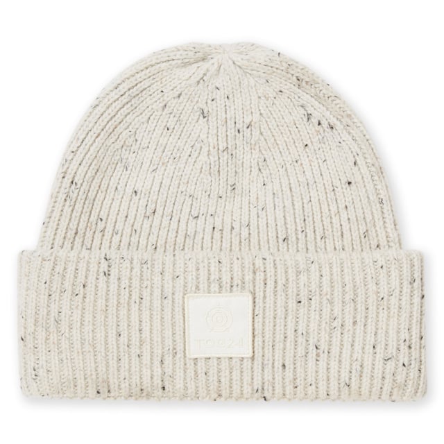 For a subtle alternative to the classic beanie styling, the Crendon knitted beanie hat features white fleck detailing that adds style. With a rib turn up for extra warmth and protection for the ears, Crendon also features the TOG24 label on the turn up. Ideal for wearing on walks, or when running errands in town, this everyday essential goes great with any outfit.