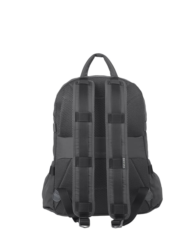 Unisex rugzak met ritssluiting. één met ritssluiting en twee open binnenzakken. twee ritssluitingen aan de voorkant en twee open zijritsen met externe zakken. ontbrekende schouderband.  Handvat van gerecycled polyethyleentereftalaat. twee binnenvakken.  extern materiaal.  Binnenkant van gerecycled polyethyleentereftalaat. Afmetingen: 30x42,5x17,5 cm. Modeproduct