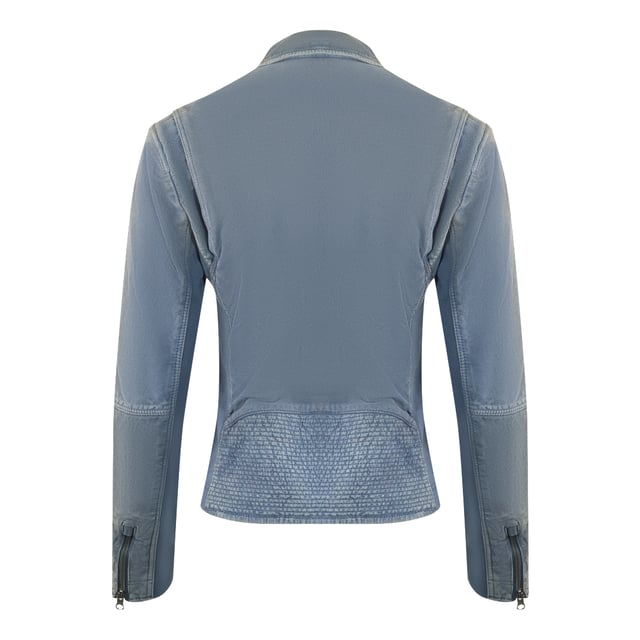Blijf warm en stijlvol in de Parajumpers Purple Coat. Deze luxueuze damesjas is vervaardigd met stof die beschermt tegen de elementen. Offer geen stijl op voor comfort - maak een verklaring! Upper Matierl: 100% GOODSIN, Voering: 100% polyester paarse jas, lange mouwen, merklogo op zipafsluiting van linker mouw, reguliere pasvorm, noodlede leerstijlstijl: SU31 Tack Suede 795