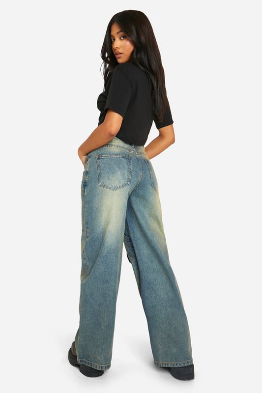 Get ready to fall in love with these petite boyfriend jeans. Oversized silhouettes are all the rage right now, which is why we love these jeans so much! Made for women who are slightly shorter, these boyfriend jeans will give you that slouchy look without completely drowning your figure. Wear them with an oversized t-shirt and trainers for a relaxed look, or go all-out in a cropped shirt and chunky heels.Style: Boyfriend JeansLength: Regular