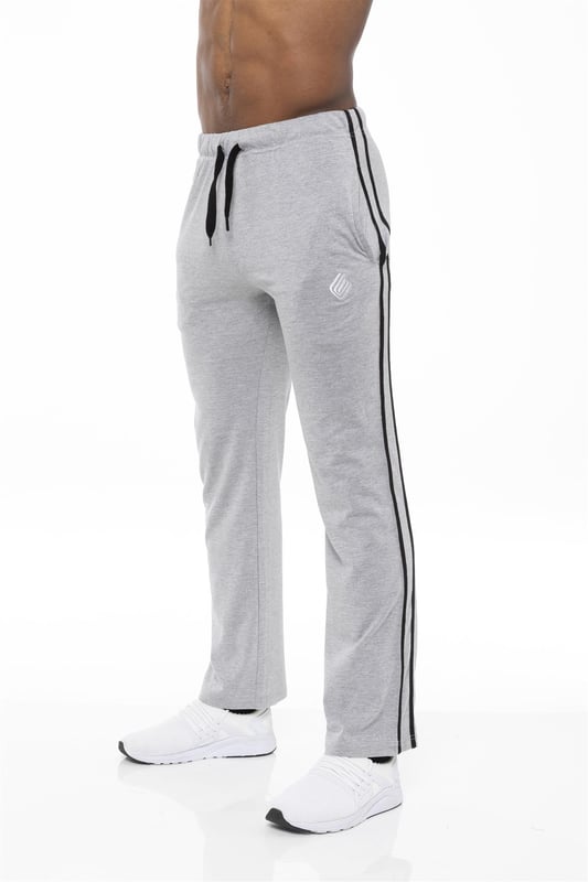 These Regular fit EZLP586 Lounge pants feature classic contrast stripes to sides, 2 side pockets, cotton blend for superior comfort, adjustable waist with drawstrings