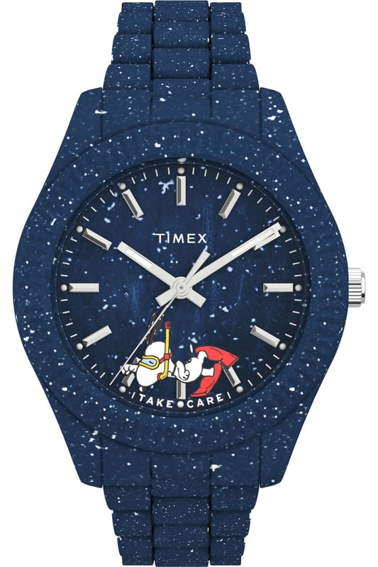 This Timex Peanuts X Waterbury Legacy Ocean Analogue Watch for Unisex is the perfect timepiece to wear or to gift. It's Blue 42 mm Round case combined with the comfortable Blue Plastic watch band will ensure you enjoy this stunning timepiece without any compromise. Operated by a high quality Quartz movement and water resistant to 3 bars, your watch will keep ticking. This Analogue watch is ideal for any occasion. Whether at official events, on the tennis court or in the country club - with this watch you make a good figure everywhere  - This watch has Luminous Hands High quality 20 cm length and 19 mm width Blue Plasticl strap with a Fold over with push button clasp Case diameter: 42 mm,case thickness: 12 mm, case colour: Blue and dial colour: Blue