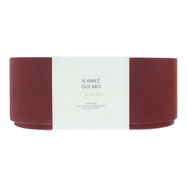 Caron N'aimez Que Moi Extrait De Parfum was launched in 1916 as a Chypre Floral fragrance for women. The top notes of this fragrance contain Rose, Voilet and Lilac. Middle notes are sandalwood, Iris, Vetiver and Cedar. Base Note are Amber, Oakmoss, Musk and Vanilla.