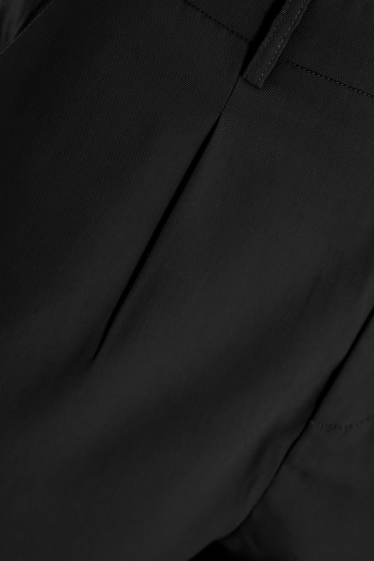 - Plain design - High waisted - Tapered style - Belt loop detail - Model height: 5' 9" - Model wears uk 18 / us 14 / eur 46 - Always check the wash care label - Cool hand wash with mild detergent