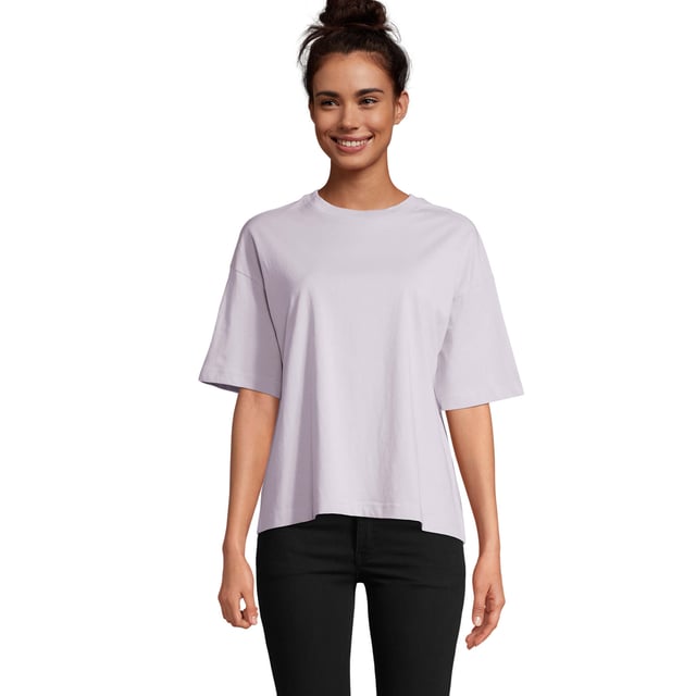 100% Organic Cotton. Fabric: Combed. Design: Plain. Neckline: Crew Neck, Ribbed Collar. Fit: Oversized. Sleeve-Type: Short-Sleeved. Side Seams, Taped Neck, Twin Needle Stitching, Unbranded Size Label. 180gsm. Sustainability: Amfori, BSCI, Fair Wear Approved, Oeko-Tex Standard 100 Certified, PETA-Approved Vegan, REACH.