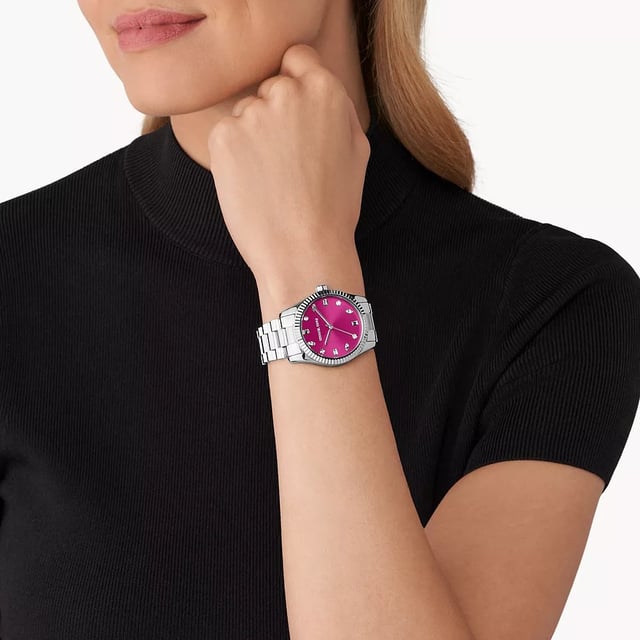 Sku: MK7443Case Size: 38 mmMovement: Quartz Three-HandPlatform: LEXINGTONStrap Material: Stainless SteelStrap Color: SilverCase Water Resistance: 10 ATMCase Material: Stainless SteelCase Color: SilverDial Color: PinkStrap Width: 20 mmClosure: 2 Pusher Foldover ClaspStrap Inner Circumference: 175 +/- 5 mmCrystal Type: Mineral