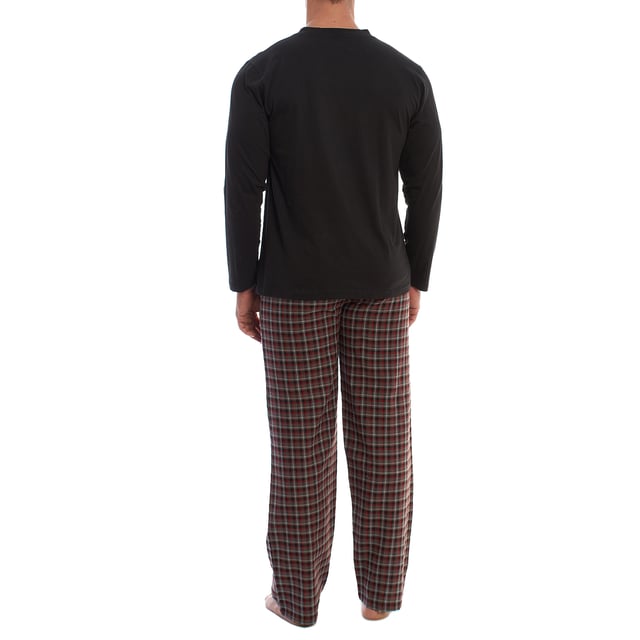 Kisses&Love men's winter pajamas. Top quality men's pajamas!

 The men's long pyjamas combine a long-sleeved round-neck T-shirt (only one model with a V-neck!) and long trousers. Made from soft and breathable materials, it ensures comfort all night long.
 This men's autumn-winter pyjama set is ideal for the season. The sleepwear set offers a perfect balance between style and comfort for a restful night's sleep.

 Exclusive designs and a variety of prints: Men's winter pajamas are available in a wide range of exclusive designs and prints, allowing you to choose from different styles that reflect your personality and taste. From prints to stripes, vibrant colors and softer ones, each pajama offers a unique and special touch. Fun men's winter pajamas, men's plaid pants, classic pajamas, you have a variety to choose from.

 Easy Care & Durability: Made from durable cotton, and some models with a slight percentage of polyester, the men's cotton pajamas are easy to machine wash and maintain their softness, color and shape wash after wash. This easy maintenance ensures that the long-sleeved pajama set remains a favorite item in your wardrobe, offering durability and practicality over time, especially during the colder seasons.

 Men's winter pajamas, the perfect gift for Father's Day, anniversary, Christmas, New Year, birthday, and much more!

 Choose style, quality and comfort with Kisses&Love!
 Composition: 100% Cotton
 Care:
- Wash at max temperature. 30º.
 - Do not use bleach.
 - Do not use a dryer.
 - Iron at low temperature max. 110º.
 - Do not dry clean.