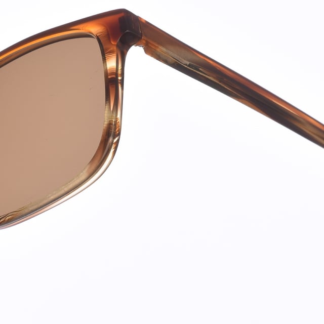 Joncar sunglasses.
 Zen sunglasses with acetate frame.
 Rectangular shape.
 Acetate temples.
 100% UV Protection.
 Includes a neutral fabric cover.
 Measures: Lens height: 47 mm
 Lens width: 51 mm.
 Bridge: 20 mm.
 Temples: 145 mm.
 Composition: Acetate
 Care:
Cleaning and maintenance:
 -Clean the glasses with soap and water (neutral).
 - Do not use dirty or abrasive cloths, which may alter the characteristics of the filters.
 - Use only original accessories and spare parts.