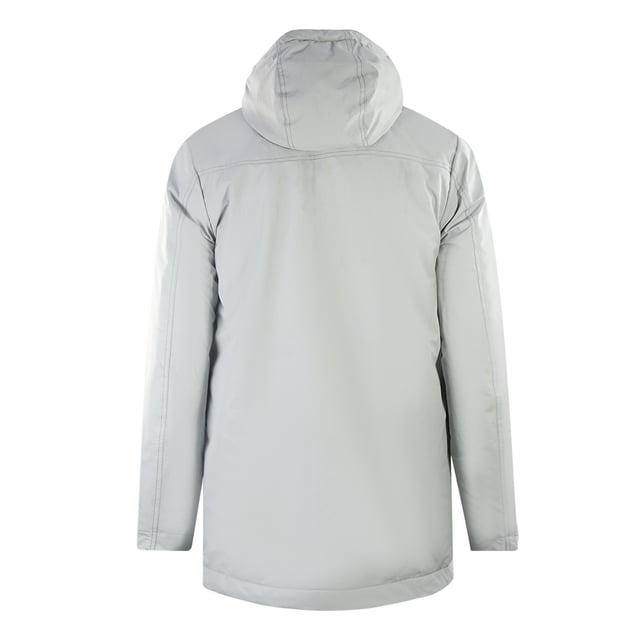 Chaqueta Parka Técnica Lyle & Scott Azul Claro. Enfréntate a los elementos con estilo con la chaqueta Lyle & Scott. Este elegante abrigo está diseñado para lucir genial con casi cualquier conjunto. Haz una declaración con una chaqueta que luce genial y te mantiene protegido de los elementos. Abrigo azul claro Lyle & Scott, 100% poliéster, solapa contra el viento con cierre de botones. Cierre central con cremallera, 2 bolsillos con cierre de botón. Relleno: 100% poliéster. Corte regular, Se ajusta a la talla real, Insignia de la marca en la parte delantera izquierda del pecho. Estilo: JK1346V W248