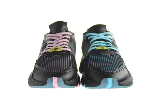 Adidas Ninja Nite Jogger Frainers negros para hombres Defina tu propio camino. Y si necesita un poco de inspiración sobre cómo hacerlo, no busque más. En colaboración, las dos revoluciones culturales se unen para llevar esa mentalidad de riesgo a las calles.