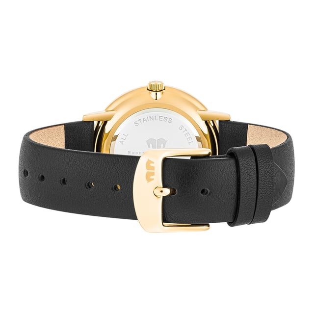 Trend meets tradition and glamor in perfect harmony with minimalism: This extraordinary women's watch of the Rhodenwald & Sons label combines the past and presence of clock design with style. The accessory skillfully stages the contrast between puristic strings, subtle arrow and an opulently structured dial, decorated with crystals. A scratch-resistant stainless steel case with IP finishing in yellow gold and screwed floor, a durable quartz plant and a soft real leather strap complete the luxurious equipment and make the clock a favorite piece.