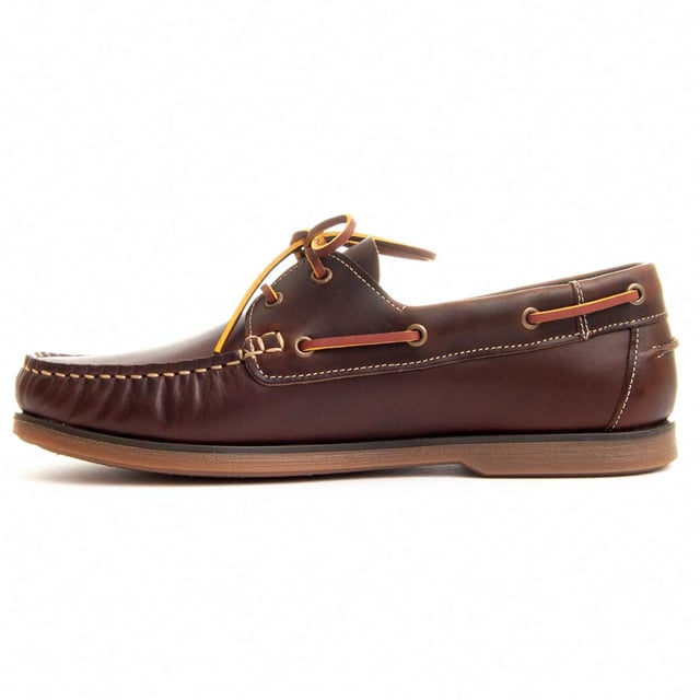 Made in Spain. Purapiel guarantee, 10 years warranty. Men's casual boat shoes. Made in 100% natural leather. Top quality materials. Handcrafted stitching. Non-slip rubber sole. Padded insole. Manufactured by other brands for our brand.