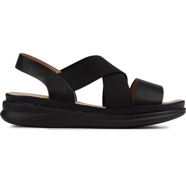 Abraza los días soleados con facilidad y primavera en tu paso, usando las sandalias Kia de Solesister. Diseñado con una parte superior con correa elástica que abraza el pie y una plantilla cómoda y acolchada para un look veraniego atemporal pensando en el estilo y la comodidad. La suela de cuña elevará tu zancada.