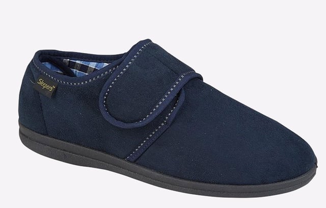 Sumptuous memory foam comfort is delivered in these Johnny men's slippers from Sleepers, boasting an navy design with intricate stitch detailing, a cushioned footbed, and a soft lining.- Microfibre upper
- Textile Covered Sole
