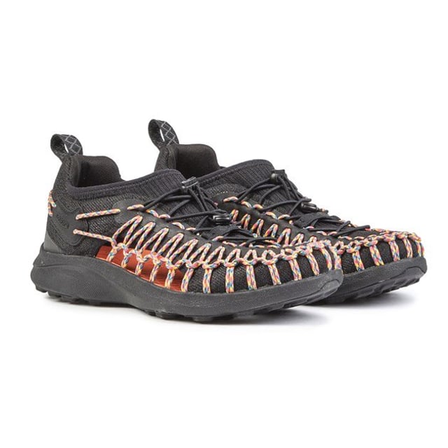 Mens multi Keen uneek snk trainers, manufactured with textile and a rubber sole. Featuring: anatomical footbed, adjustable strap and adjustable lace.