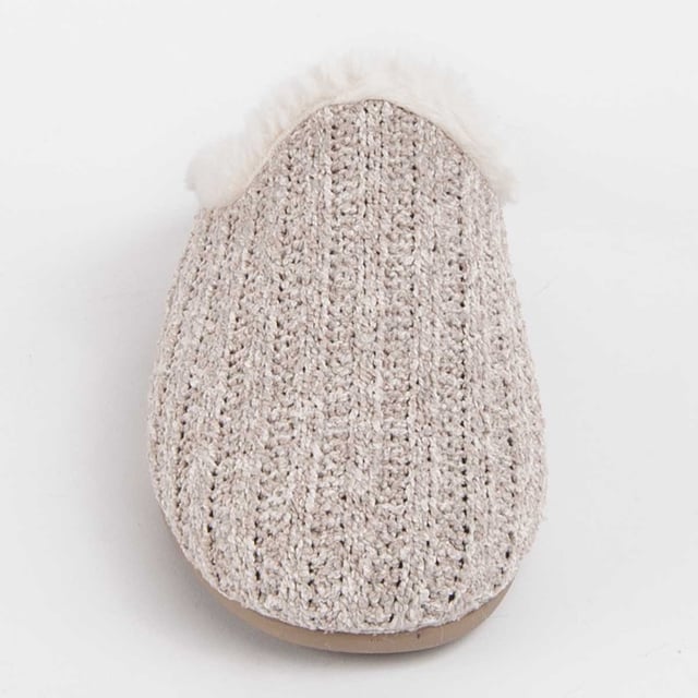 Hecho en España. Zapatilla de casa para mujer. Calce cómodo. Fabricada en materiales veganos. Fabricado por otras marcas para nuestra marca.