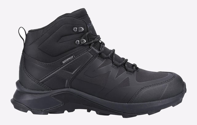 Leichter und atmungsaktiver Berg- und Wanderstiefel mit recyceltem Softshell-Obermaterial. Eine wasserdichte Membran hält die Füße trocken, während eine Memory-Foam-Einlegesohle sich an die Füße anpasst und sie stützt, um abenteuerlustige Füße komfortabel zu halten.