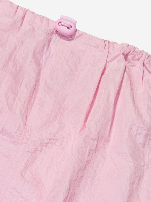 Dream big and feel fab with this girls pink woven skirt from AY by Ayla. The stylish and dramatic piece offers a light weight designed to look good with every move. Dance, jump and twirl with effect thanks to an on-trend aesthetic straight out of a music video. Pair with the label's sleeveless knit top for a cool and chic look. Elasticated Toggle Waistband 2 Side Pockets