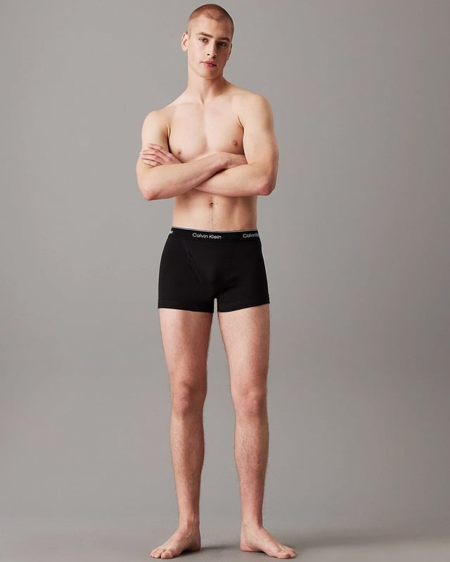 Relaunch of our heritage icon: COTTON CLASSICS everyday underwear in 100% pure, breathable cotton.
• 3 pack
• cotton jersey
• medium rise waist
• front fly design
• Calvin Klein signature elastic waistband
100% cotton
machine wash
country of origin: Bangladesh
000NB4002A