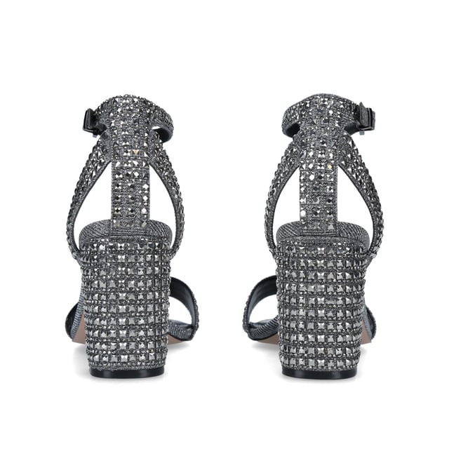 Kianni carvela store