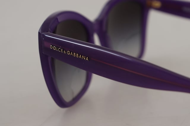 Brandneue 100% authentische Dolce & Gabbana DG4240 Sonnenbrille.
  Handwerkliches Geschick und Sinnlichkeit.
  Graue Verlaufslinse mit 100% UVA-Schutz.
  Geeignet fur den Alltag.
  Modell: DG4240.
  Farbe: Lila.
  Geschlecht: Frauen.
  Material: 100% Acetat
-.