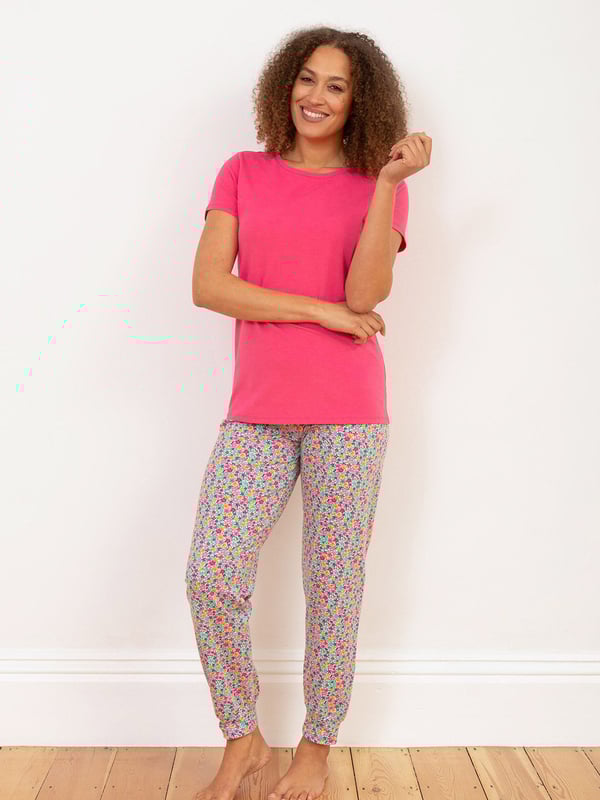 95% organic cotton 5% elastane | Proud to be certified by Control Union to the Global Organic Textile Standard (GOTS) | Petal perfume all-over print | Single jersey with a little bit of stretch | Deep elasticated waistband | Made in Turkey | Machine washable at 40 degrees, or at 30 degrees to be kinder to the planet