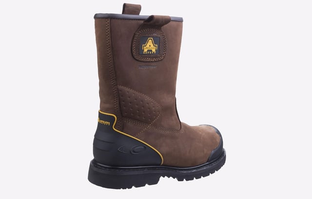 FS223 is een duurzame industriële laars met een Goodyear-zoolconstructie. All-weather laars vervaardigd met een waterdichte voering, waterafstotend nubuckleren bovenwerk. Voorzien van een lichtgewicht composietneus en middenzool en een antibacteriële voetbed.
- Amblers Safety FS223 Veiligheids Rigger Laars - Inclusief composiet neuskap en middenzoolbescherming. - Trek-lussen voor gemakkelijk aan- en uittrekken. - Goodyear-gelijmde rubberen loopzool - Bovenwerk en zool zijn gestikt met een duurzame Goodyear-zool - Rubber schurfkap en TPU hielondersteuning - Voldoet aan de EN ISO 20345:2011 normen voor veiligheidsschoeisel.