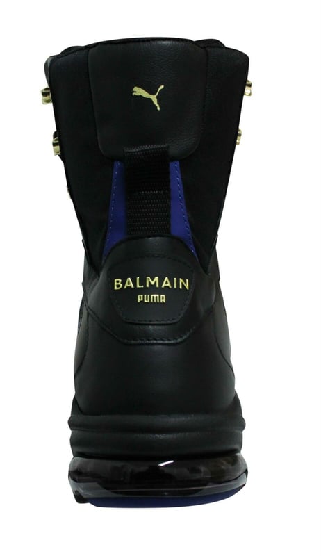 El espíritu indómito de Cara Delevingne, la lujosa sensualidad de Balmain y la herencia de la marca Puma: estas son las tres fuerzas que se han unido en nuestra nueva colección. La combinación de detalles deportivos inspirados en el boxeo y elementos de alta costura es realmente genial. Introducción de las zapatillas de zapatillas de Balmain Mid X Balmain. Gracias a los Eyelets dorados y a la etiqueta "Balmain Paris", este modelo hará que cualquiera de sus looks sea espectacular.
