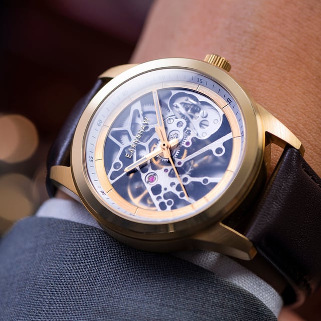 A clean, modern, mechanical watch with a beautiful skeletonised automatic movement, the intricacy and skill of watchmaking that went into this timepiece is evident in its design.