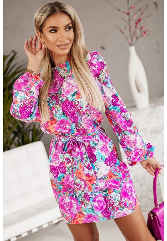 Purple floral print
  Keyhole back
  Long sleeves
  Belted design
  Puff sleeves
  Suitable for women
Material: 100% Polyester
