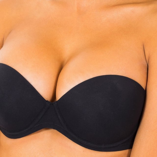 Strapless bra, Calvin Klein. 
 Color black. 
 Padded cups and underwire. 
 Elastic straps tone and transparent, optional. 
 elastic sides to tone with reinforcing rod insertion. 
 Side with silicone strips on the inside stop, for better grip. 
 Snap closure on the back, three positions. 
 Seams views tone. 

 Composition: 
 - 78% Nylon. 
 - 22% Lycra. 

 Washing instructions: 
 - Wash up to 40 ° C. 
 - Iron at medium temperature, max. 110C. 
 - You can not use dryer. 
 - Do not bleach. 
 - Not allowed dry cleaning. 

 Equivalence Size: 

 EU FR UK IT 
 30 80 65 30 
 32 85 70 32 
 34 90 75 34 
 36 95 80 36 
 38 100 85 38
