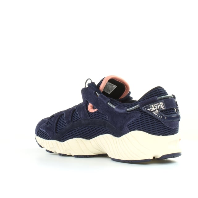 Catch asics store