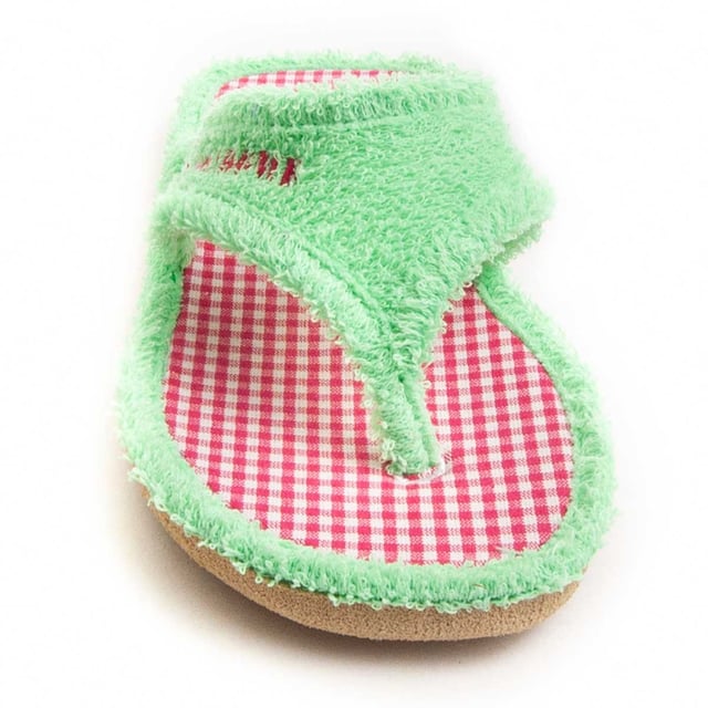 Hechas en España. Chancla confortable para mujer. Fabricada en los mejores materiales. Suela antideslizante. Cosido reforzado. Plantilla acolchada. Baja huella de carbono.