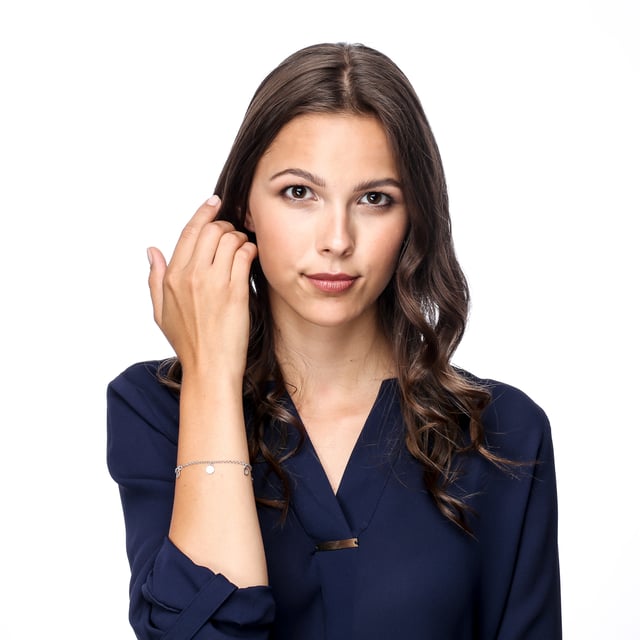 This dazzling Bracelet for Women from Orphelia  is the perfect gift to spoil yourself or a loved one. The Bracelet is made out of 925 Sterling Silver, colored Silver/Rose at Length: 18.5 cm weighing in at 2.8 grams with a Width of 1 cm at its widest point. The Orphelia 'Maite' Women's 925 Sterling Silver Bracelet - Silver/Rose ZA-7376 is delivered in a stunning gift box and carries a two year warranty.