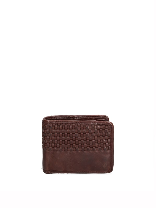 Cartera de hombre. El cierre está ausente. Los bolsillos internos son tarjeteros para billetes y monedas. Los bolsillos externos están ausentes. Falta la correa para el hombro. Falta el mango. Hay un compartimento interno. El material exterior es 100% Piel Auténtica. Internamente está forrado en piel auténtica. Medidas: 12x9x2 cm. Producto de moda