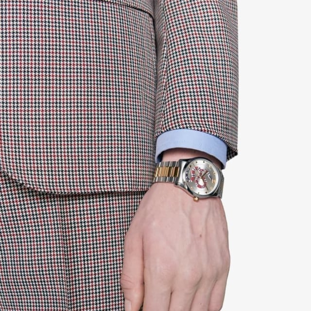Serie G-TimelessBandtype ArmbandHorloge Beweging QuartzWaterbestendigheid 50mAfmeting kastmaat 38mmAanduiding Kleur ZilverMarkeringen DotsSluiting Type Deployment gesp