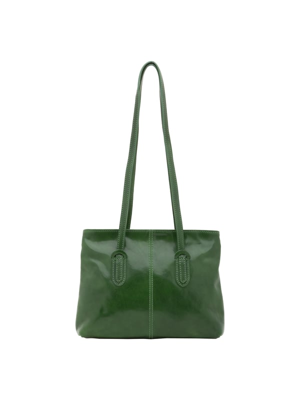Bolso bandolera para mujer. El cierre es con cremallera. Los bolsillos internos son uno con cremallera. Los bolsillos externos son un frente abierto. Falta la correa para el hombro. El mango es de piel. Hay dos compartimentos internos. El material exterior es auténtica piel de vacuno. Internamente está forrado en algodón. Medidas: 23x30x12 cm. Hecho en Italia
