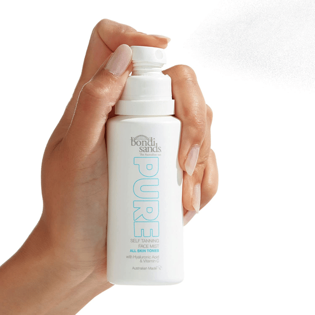 Bondi Sands The Australian Tan Pure Self Tanning Mist is an easy to use tanning mist, that delivers a brilliant golden glow, whilst also delivering Hyaluronic Acid, Vitamin C and Vitamin E. The formula is lightweight, refreshing and provides an instant burst of hydration.