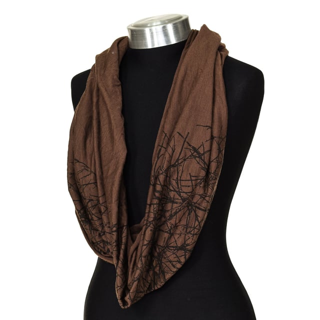 Infinity Neck Buff.
 Ideal complement to protect the neck and face.
 Dress with style and enjoy infinite comfort.
 Measures: 77 x 62 cm.
 Composition: 55% Polyester, 45% Wool
 Care:
Handwash