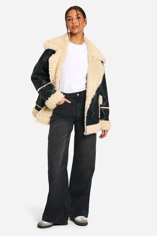Wrap up in the latest coats and jackets and get out-there with your outerwearBreathe life into your new season layering with the latest coats and jackets from boohoo. Supersize your silhouette in a padded jacket, stick to sporty styling with a bomber, or protect yourself from the elements in a plastic raincoat. For a more luxe layering piece, faux fur coats come in fondant shades and longline duster coats give your look an androgynous edge.