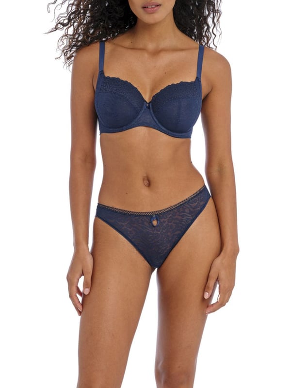 Freya Catwalk Underwired Side Support Bra. Four piece cup with side support for great uplift and forward projection. This product is recommended as hand wash only.