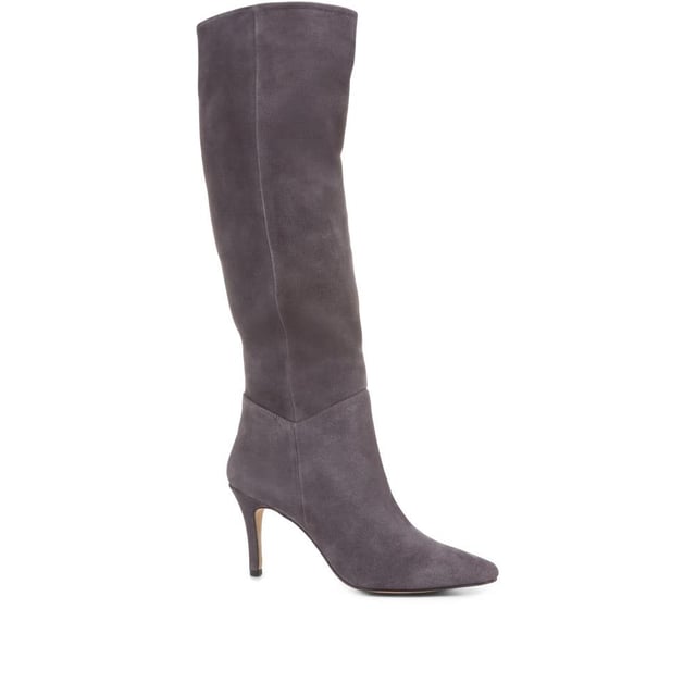 Our Luz knee high boots see sharp craftsmanship and style combined with ultra-soft suede and a slouchy silhouette. Poised upon a delicate stiletto heel and imagined with a pointed toe for added definition. Constructed with soft leather and textile internals for luxury comfort in an effortless pull on fitting. A modern classic that will never go out of style, wear Luz with tucked-in jeans or be bold and opt for a daring mini skirt.


Calf Measurements:
Size 3: 360mm, Size 4: 370mm, Size 5: 380mm, Size 6: 390mm, Size 7: 400mm, Size 8: 410mm