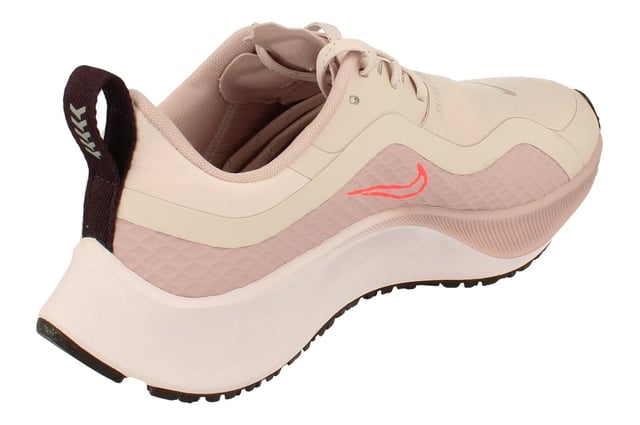Nike Womens Air Zoom Pegasus 37 Shield Pink Trainers The Nike Women's Air Zoom Pegasus 37 Shield CQ8639 600 is a stylish and durable shoe featuring Nike's signature cushioning technology and a Shield upper for weather protection. It's designed to offer a lightweight and responsive ride, ideal for running and other high-intensity activities.
Nike Womens Air Zoom Pegasus 37 Shield CQ8639 - Barely Rose Flash Crimson 600